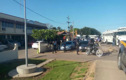 Capturan a diecisiete pandilleros tras operativo en Aguaduce