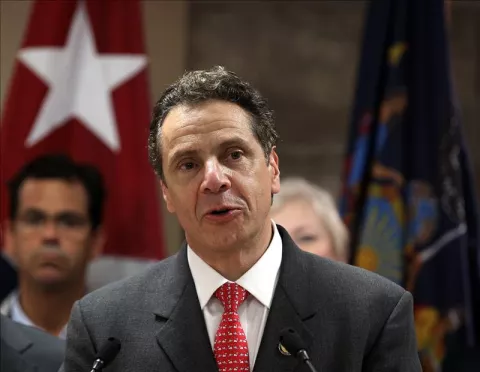 El gobernador de Nueva York firma un decreto para proteger a los vagabundos en invierno