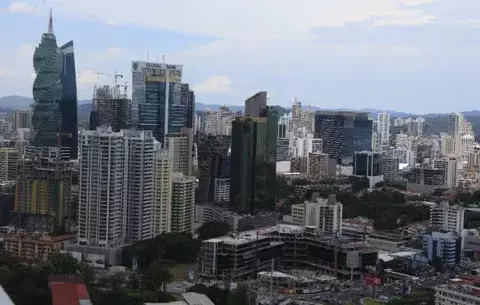 Presidente de la Asociación Bancaria de Panamá se reelige 