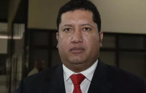 Credenciales se declara impedida para investigar a Harry Díaz