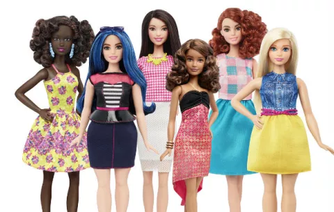 Barbie estrena cuerpo: será voluptuosa, alta o menuda