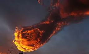  ¡Fin del Mundo!, bola de fuego en el cielo...