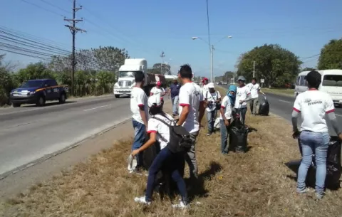Jóvenes salen a las calles a realizar labores positivas en distrito de David
