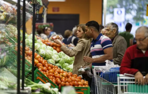 Sepa cuál es el país con la canasta básica más cara del mundo 