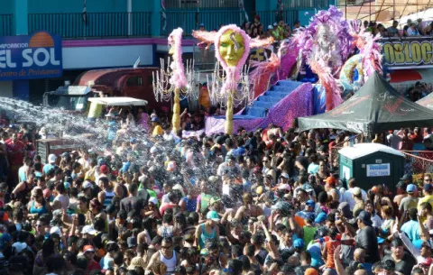 Diócesis de Chitré pide suspender los Carnavales en Azuero