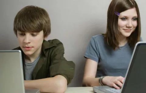 Menores de 25 años, los más irresponsables de la web