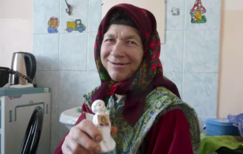 Ermitaña siberiana regresa a casa tras estar hospitalizada