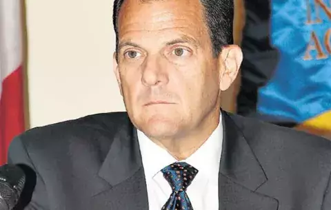 Contralor excusa que contratos del PAN fueron por insistencia