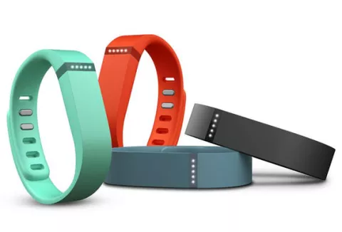 Nuevo Fitbit quiso pasar por encima del Apple Watch, y no pudo