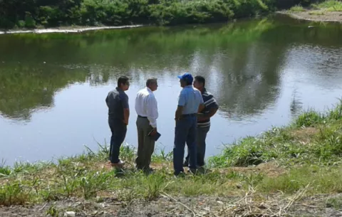 Inspeccionan sitios para llenados de carros cisterna en Chitré