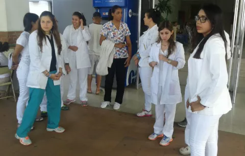 Médicos internos del hospital Cecilio Castillero, en paro indefinido