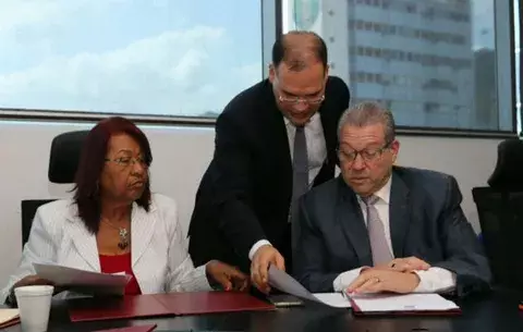 Aprueban reglamento de elección para Defensor del Pueblo