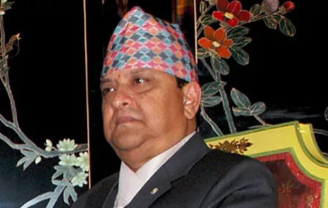 El último rey de Nepal lleva una década sin pagar la luz