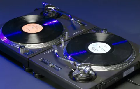 Un tocadiscos de gama alta en pleno 2016