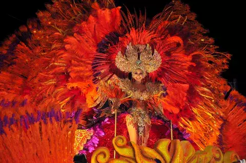  Noche de magia y fuego   