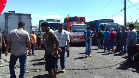 Transportistas  advierten de nuevas medidas si no  se atienden sus reclamos 