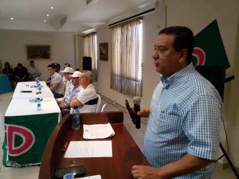 Oposición busca el camino hacia la presidencia 