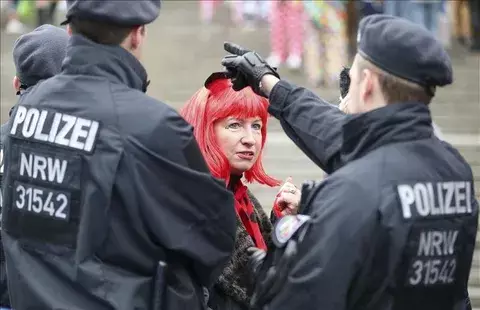 Desfile de carnaval arranca bajo fuertes medidas de seguridad