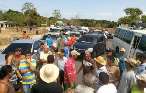 Tras tres horas de cierre en vía que va a Soná y Río de Jesús logran acuerdo
