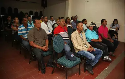 Trabajadores de la AMP culminan cursos básicos en cinco áreas