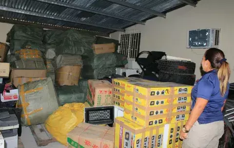 Detectan artículos carnavaleros de contrabando