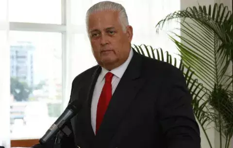 Pérez Balladares critica doble interpretación de medidas