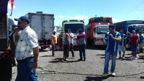Transportistas de carga y el gobierno se reúnen hoy