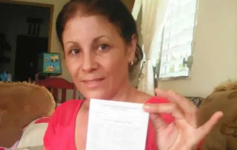 Cubanos varados en frontera reciben certificados de salud para salir del país