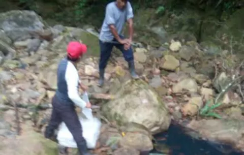 Contaminado río en Cascajal de La Pintada tras derrame de diésel