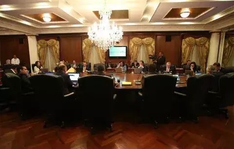 Presentan proyecto para modificar la ley de contrataciones públicas