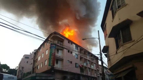 Un incendio en Santa Ana en pleno inicio del Carnaval