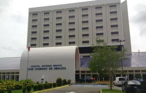 Arrestan a sujeto que intentó matar a su bebé y agredió a su esposa