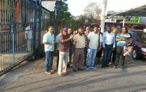 Instructores del Inadeh exigen pagos atrasados en Colón