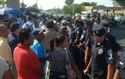 Protestan por el mal estado del  IPT de Veraguas
