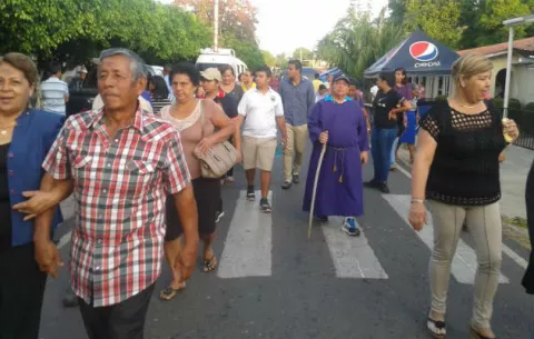 Siguen llegando peregrinos para agradecer favores a Jesús Nazareno en Atalaya