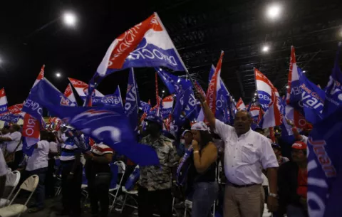 El PRD alista su 'revolución' interna en medio de un naufragio político