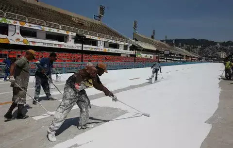 Pese zika, brasileños planean festejar el carnaval en grande