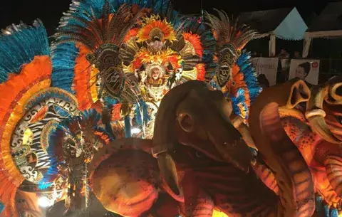 Mucho lujo en la primera noche del carnaval tableño 