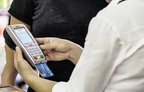 Tarjetas de créditos encabezan reclamos en la Superintendencia