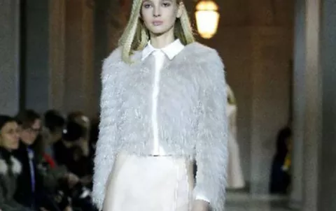 Carolina Herrera apuesta por el estilo "lady" en semana de la moda de Nueva York