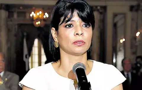 Zarina Anticorrupción denuncia amenazas y seguimiento en su contra