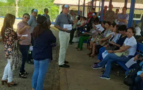 Docentes exigen una escuela sana y libre de contaminación
