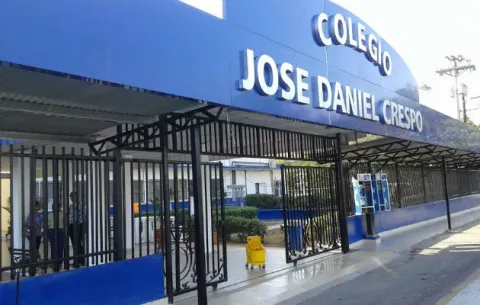 Suspenden clases en el colegio José Daniel Crespo de Chitré