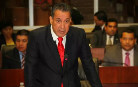 Proponen fuero laboral para padres en anteproyecto de licencia de paternidad 