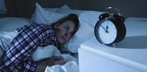 El insomnio provoca preferencia por la comida poco sana