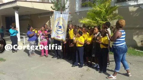 Padres y docentes se cansan de que sus hijos 'anden errantes' en Colón