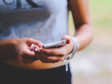 #hashtags aterradores bajo los que usuarios se automutilan o deprimen en Instagram