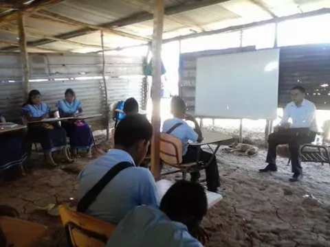 Cierran vía en Tolé para exigir mejoras en las escuelas