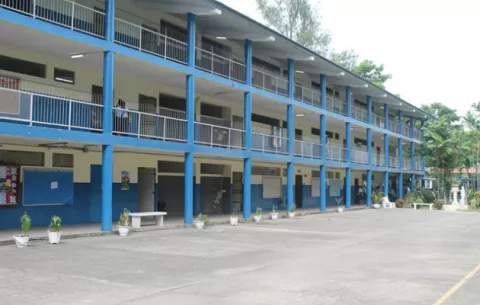 Docentes del colegio Elena Ch. de Pinate levantan paro