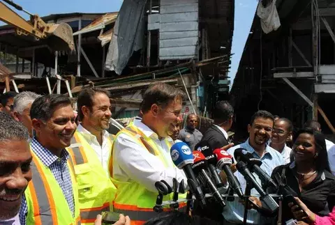Presidente Varela asume funciones de sus ministros, tras críticas a la eficiencia
